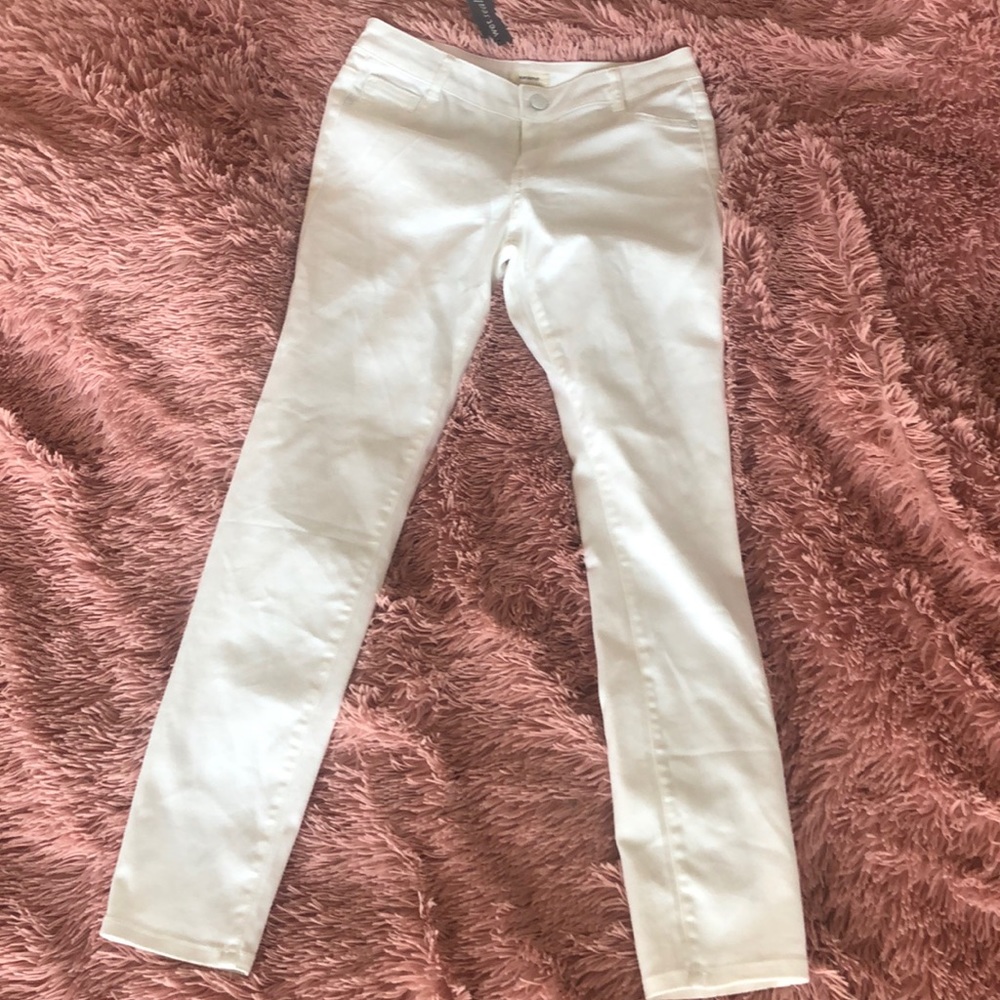 White skinny pants